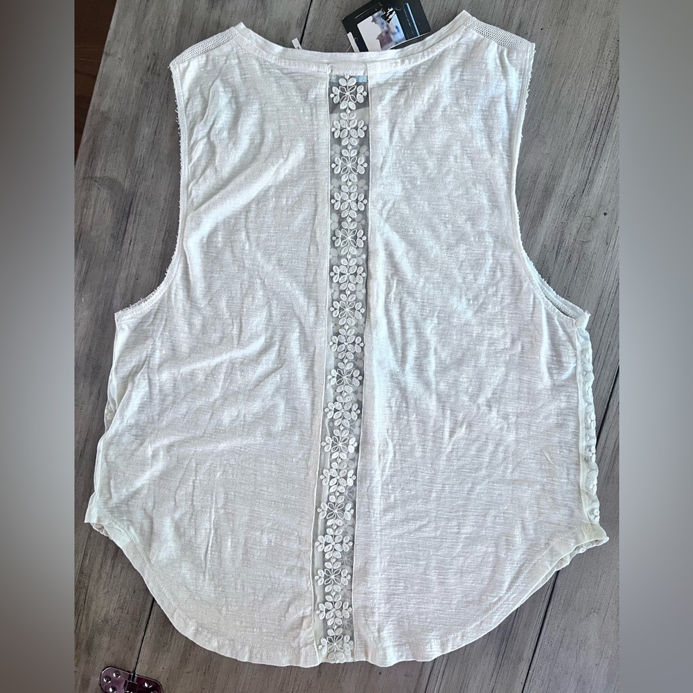 White Sleeveless Top with Floral Lace Cut out Detail Size L Spring Casual